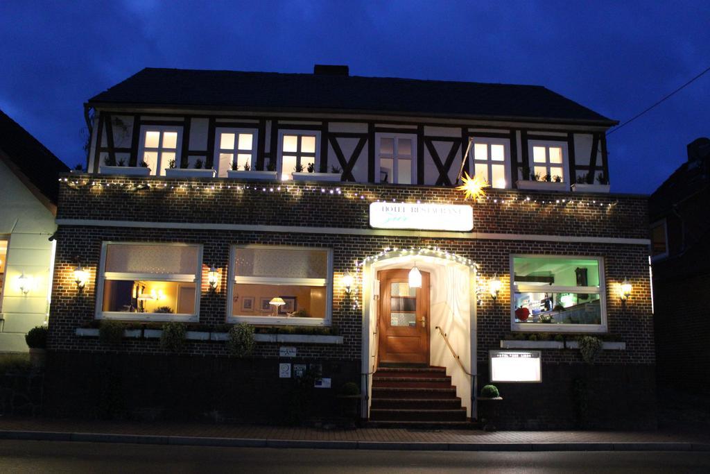 Hotel Garni Zur Linde Hitzacker Exterior photo