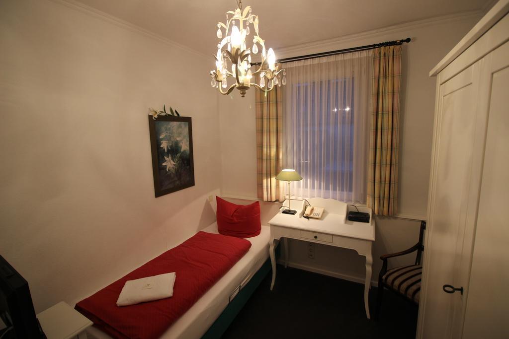 Hotel Garni Zur Linde Hitzacker Exterior photo